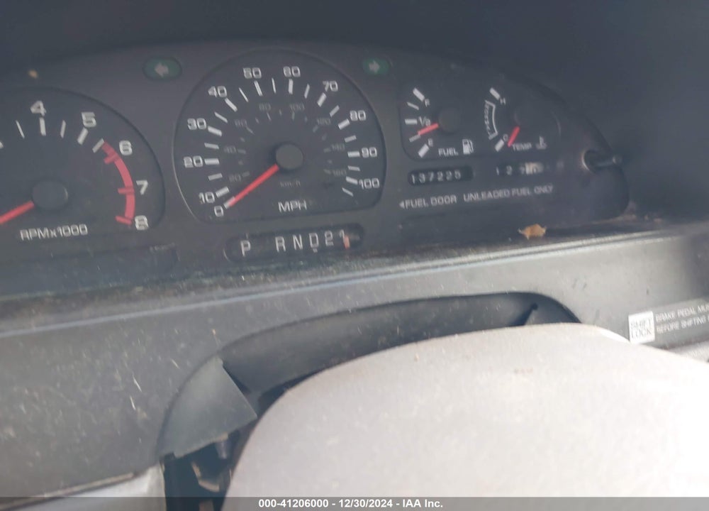 1998 NISSAN QUEST GXE/XE VIN: 4N2ZN1111WD811813