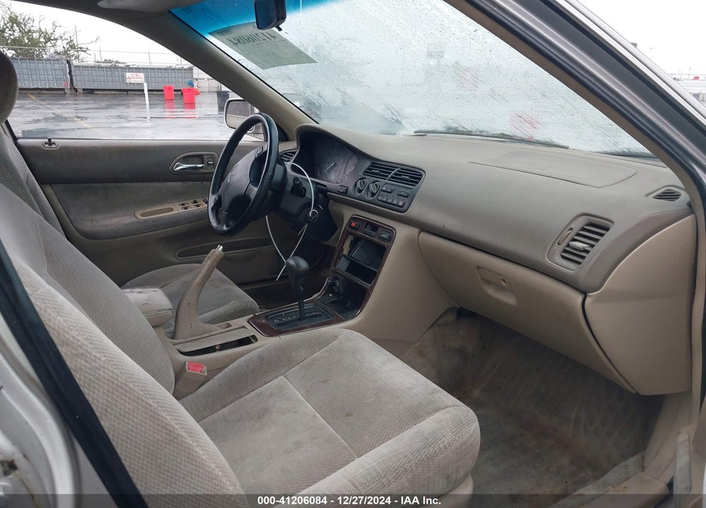 1997 HONDA ACCORD SE VIN: 1HGCD5606VA088173