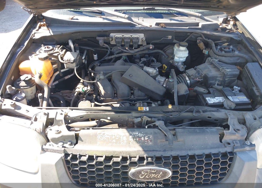 2005 FORD ESCAPE XLT VIN: 1FMYU03135KB50817