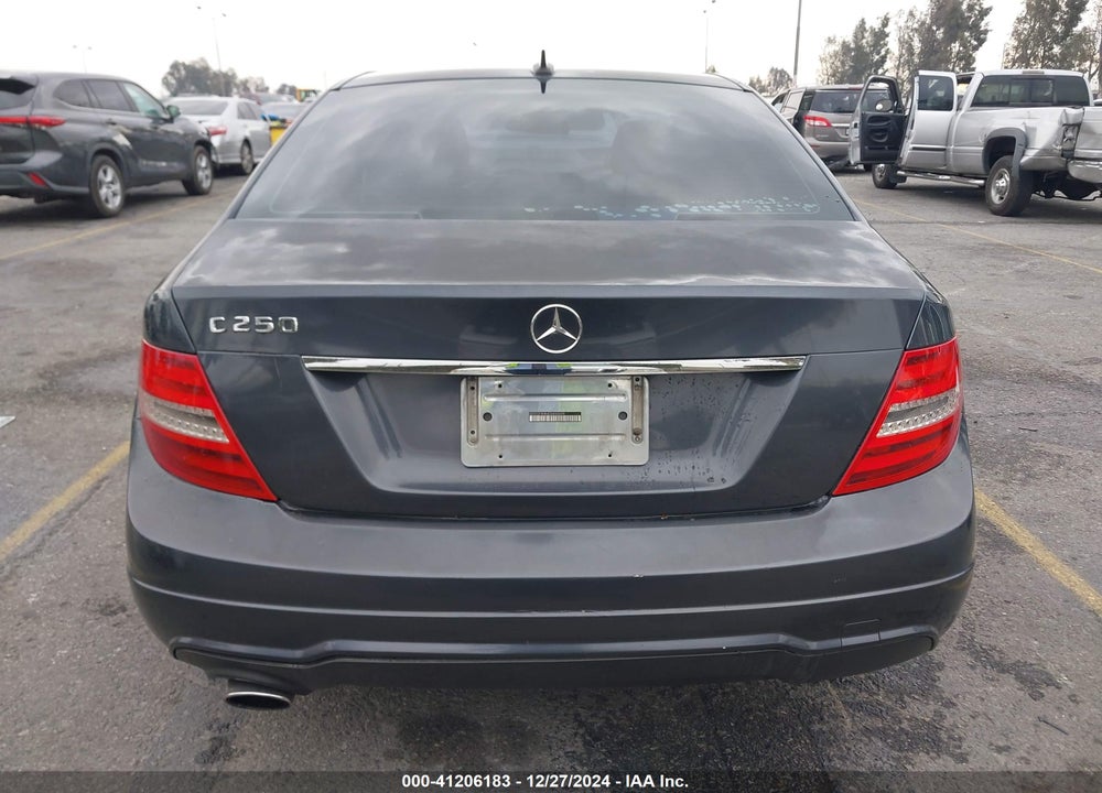 2013 MERCEDES-BENZ C 250 LUXURY/SPORT VIN: WDDGF4HB4DA840699