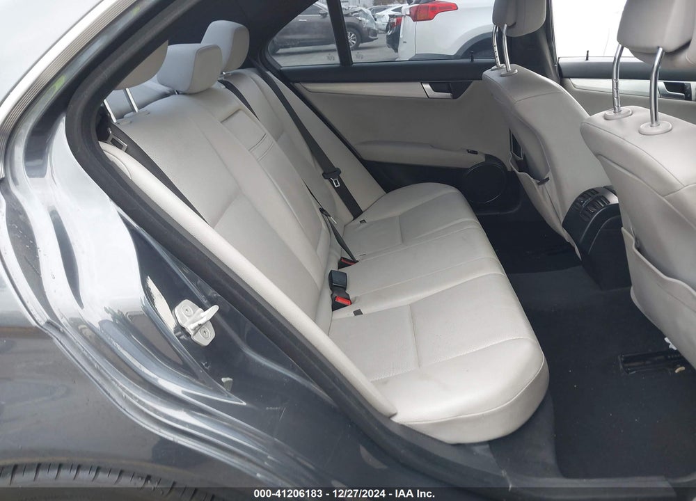 2013 MERCEDES-BENZ C 250 LUXURY/SPORT VIN: WDDGF4HB4DA840699
