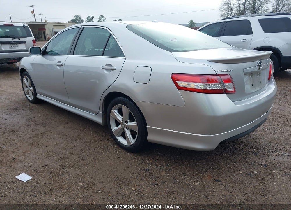 2011 TOYOTA CAMRY SE VIN: 4T1BF3EK3BU208075