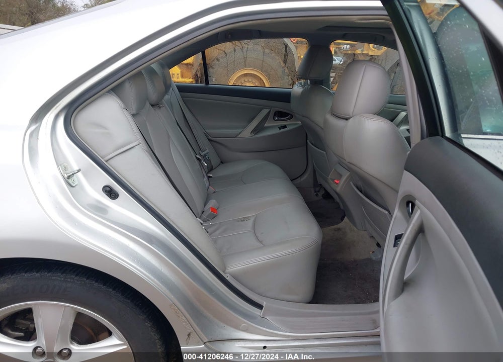 2011 TOYOTA CAMRY SE VIN: 4T1BF3EK3BU208075