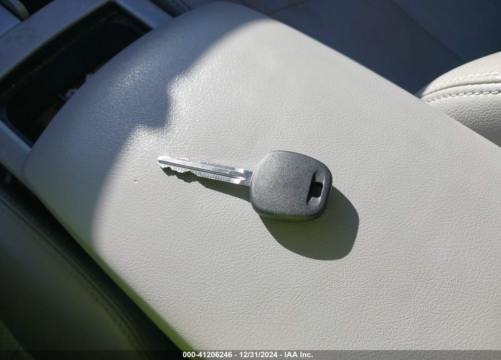 2011 TOYOTA CAMRY SE VIN: 4T1BF3EK3BU208075