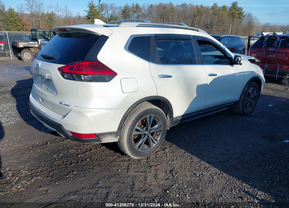 2017 NISSAN ROGUE SL VIN: 5N1AT2MV4HC845517