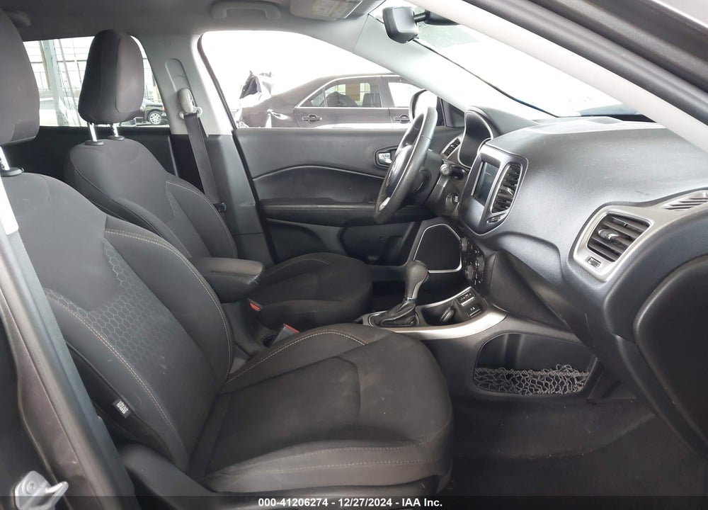 2019 JEEP COMPASS SPORT FWD VIN: 3C4NJCAB1KT613772