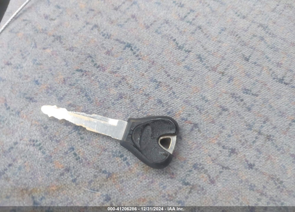 1998 FORD ESCORT SE VIN: 1FAFP13P3WW175178