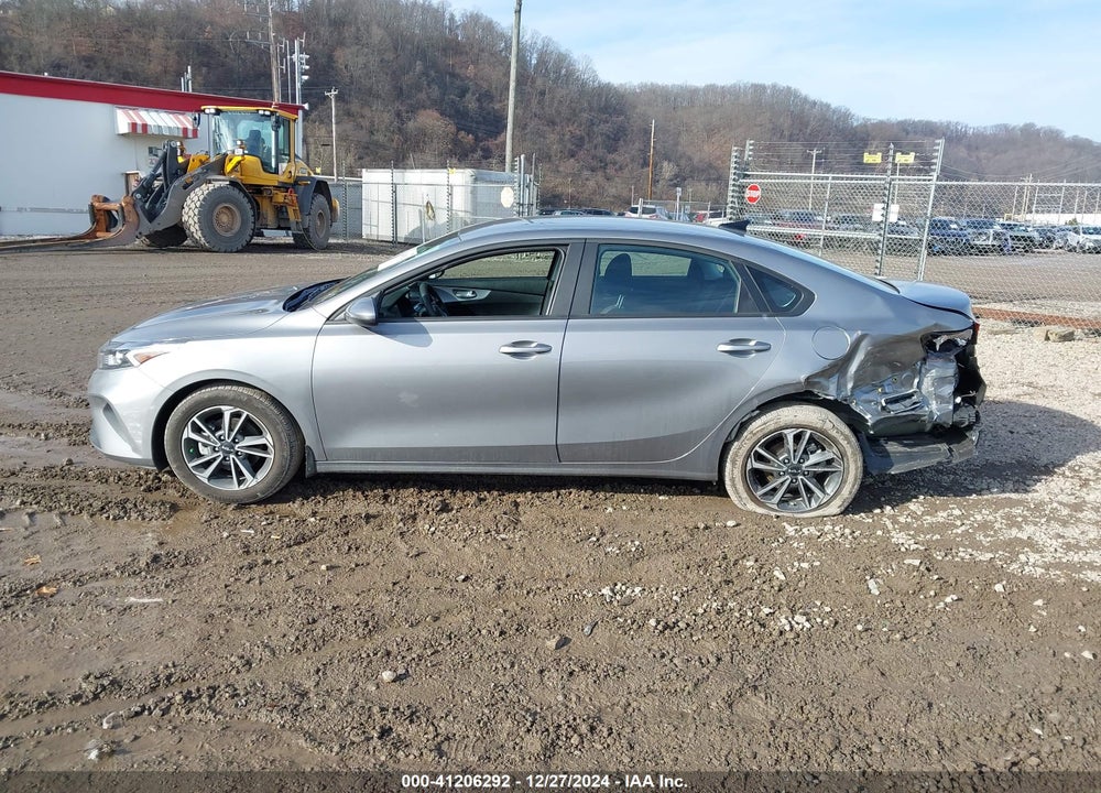 2024 KIA FORTE LXS VIN: 3KPF24AD4RE758294