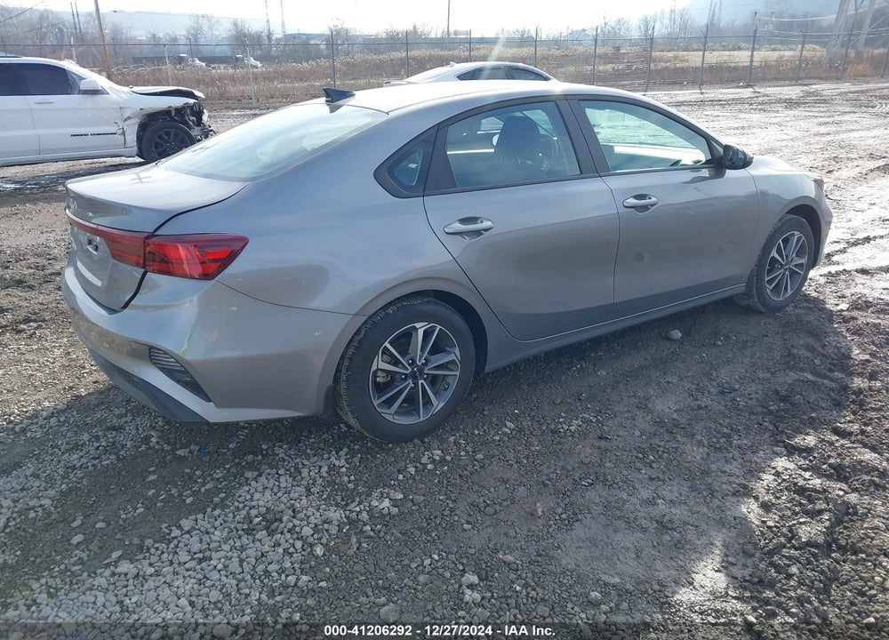 2024 KIA FORTE LXS VIN: 3KPF24AD4RE758294