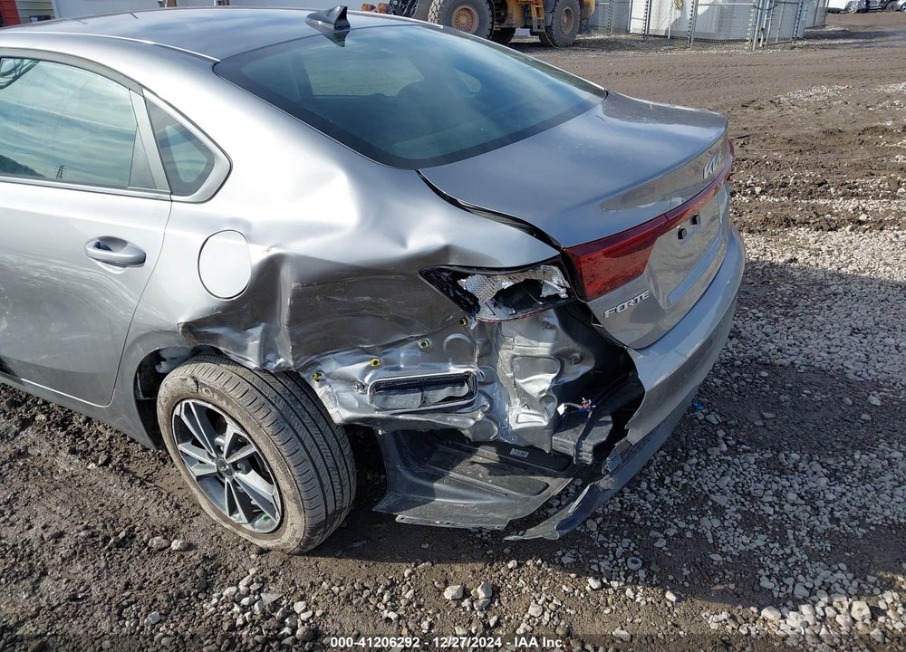 2024 KIA FORTE LXS VIN: 3KPF24AD4RE758294