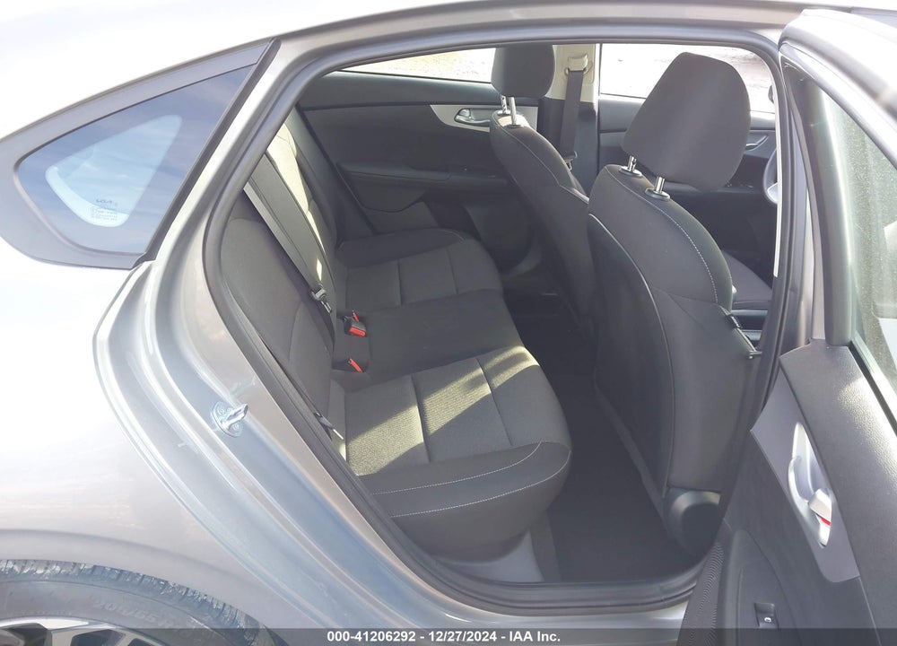 2024 KIA FORTE LXS VIN: 3KPF24AD4RE758294