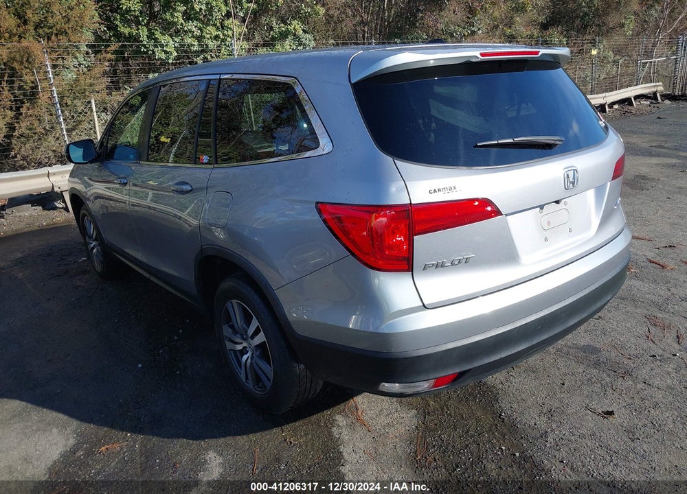 2017 HONDA PILOT EX VIN: 5FNYF6H43HB105219