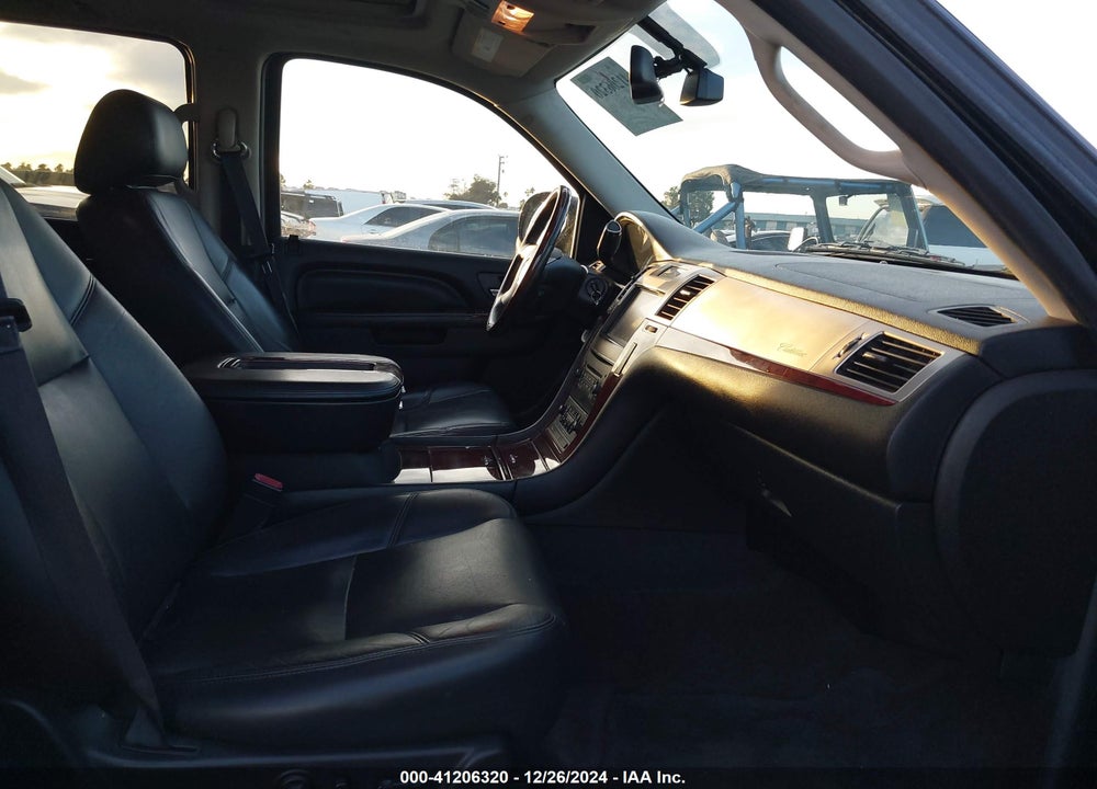 2014 CADILLAC ESCALADE LUXURY VIN: 1GYS4BEF0ER191065