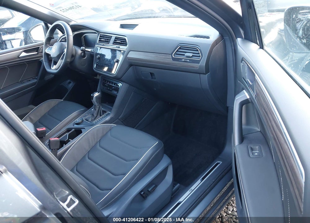 2024 VOLKSWAGEN TIGUAN 2.0T SEL R-LINE VIN: 3VV4B7AX3RM055828