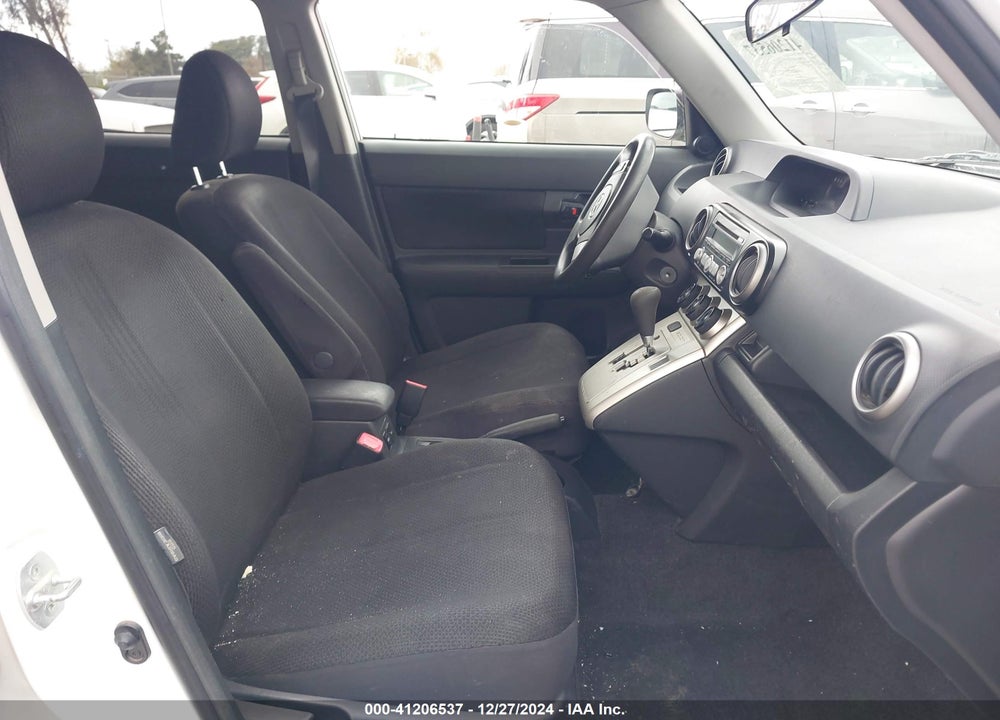 2008 SCION XB VIN: JTLKE50E881019585