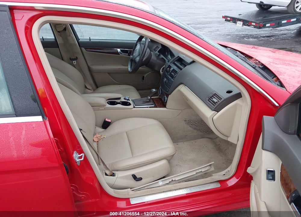 2009 MERCEDES-BENZ C 300 VIN: WDDGF81X09F235702