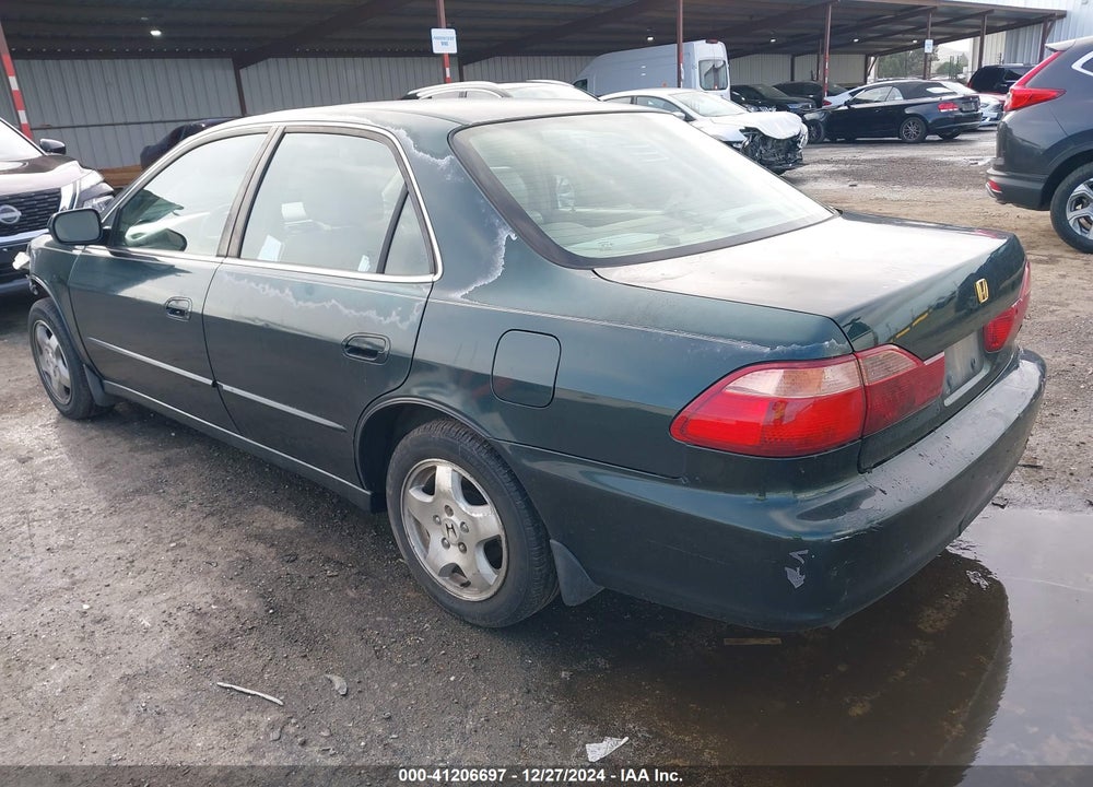 2000 HONDA ACCORD 3.0 EX VIN: 1HGCG1657YA024336