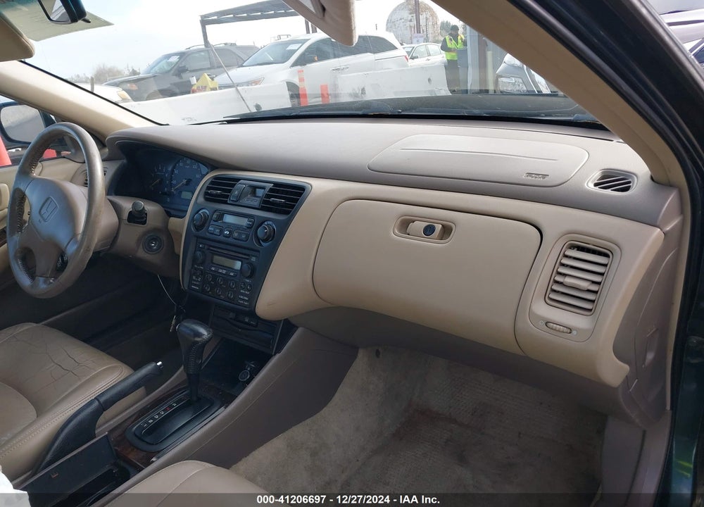 2000 HONDA ACCORD 3.0 EX VIN: 1HGCG1657YA024336