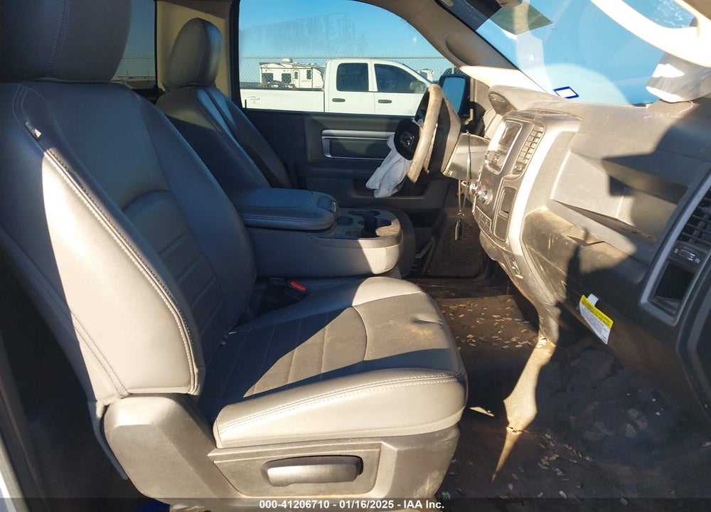 2018 RAM 1500 TRADESMAN 4X4 8' BOX VIN: 3C6JR7DG8JG238550