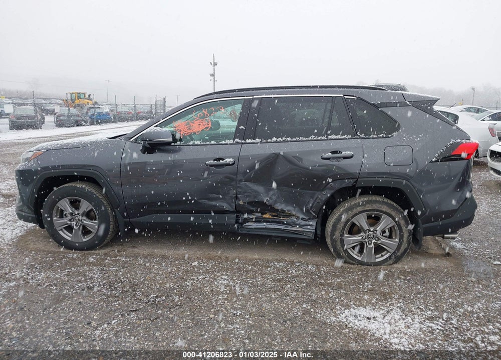 2024 TOYOTA RAV4 XLE VIN: 2T3P1RFV1RC456084