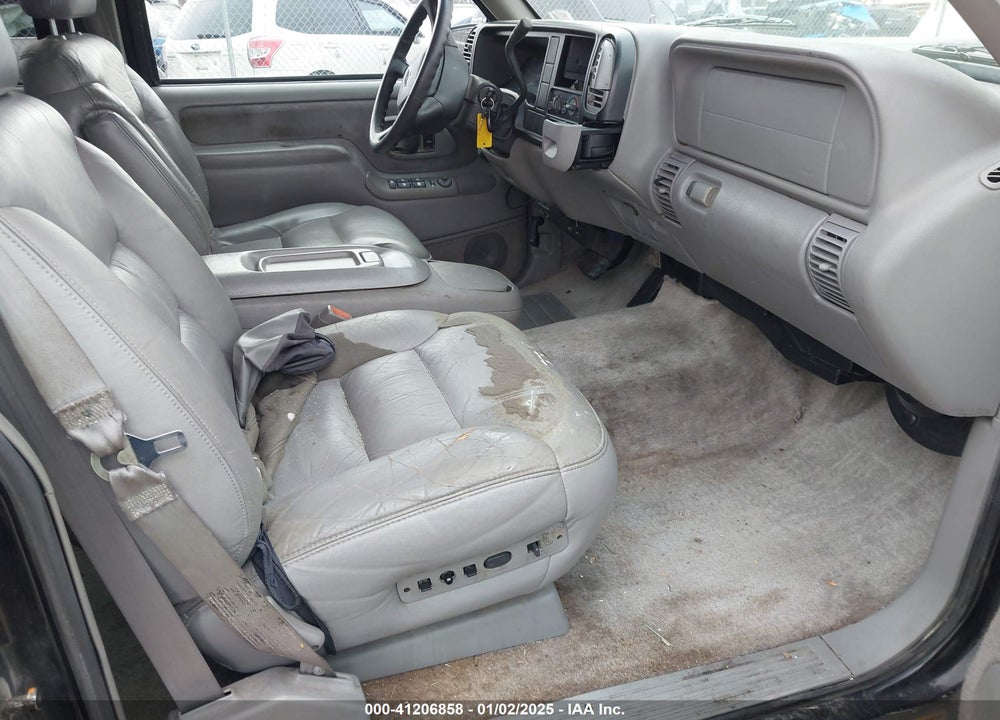 1999 CHEVROLET SUBURBAN 2500 VIN: 1GNGC26J6XJ326222