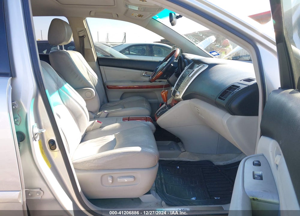 2004 LEXUS RX 330 VIN: JTJGA31U040034084