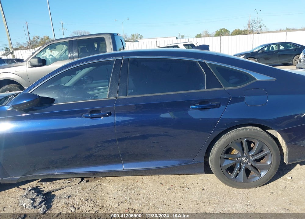 2018 HONDA ACCORD VIN: 1HGCV1F11JA190117