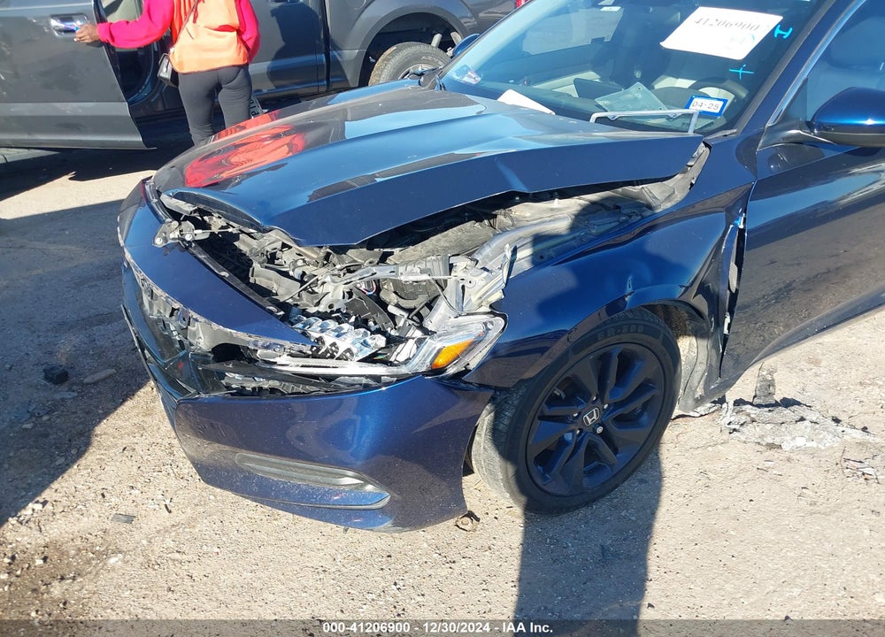 2018 HONDA ACCORD VIN: 1HGCV1F11JA190117