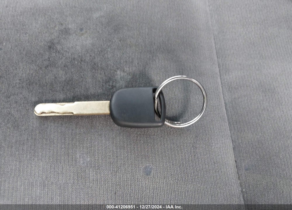 2005 HONDA CIVIC LX VIN: 2HGES15695H544522