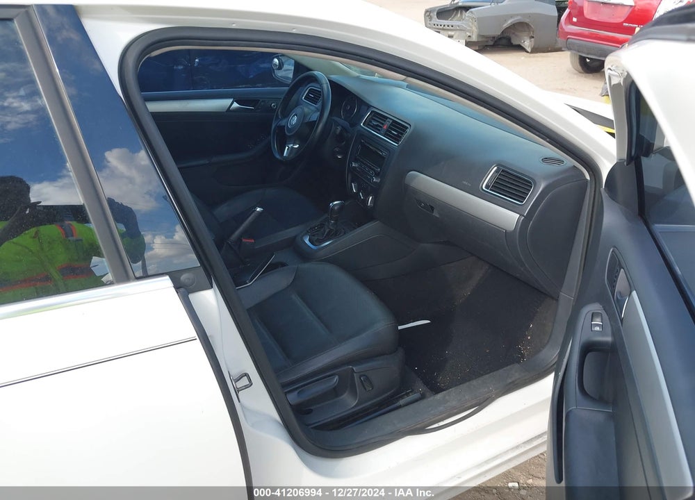 2013 VOLKSWAGEN JETTA VIN: 3VWDP7AJ7DM365532