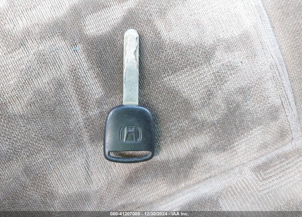 2004 HONDA PILOT EX VIN: 2HKYF18424H567351