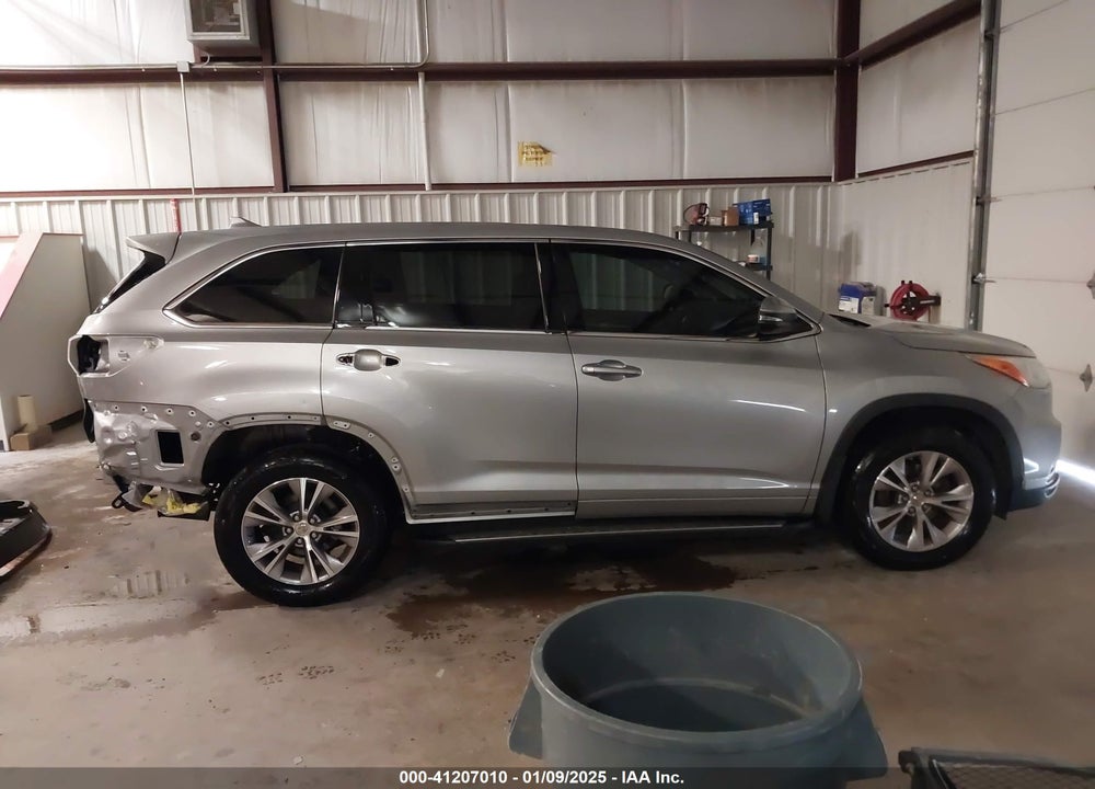2015 TOYOTA HIGHLANDER XLE V6 VIN: 5TDKKRFH8FS055208