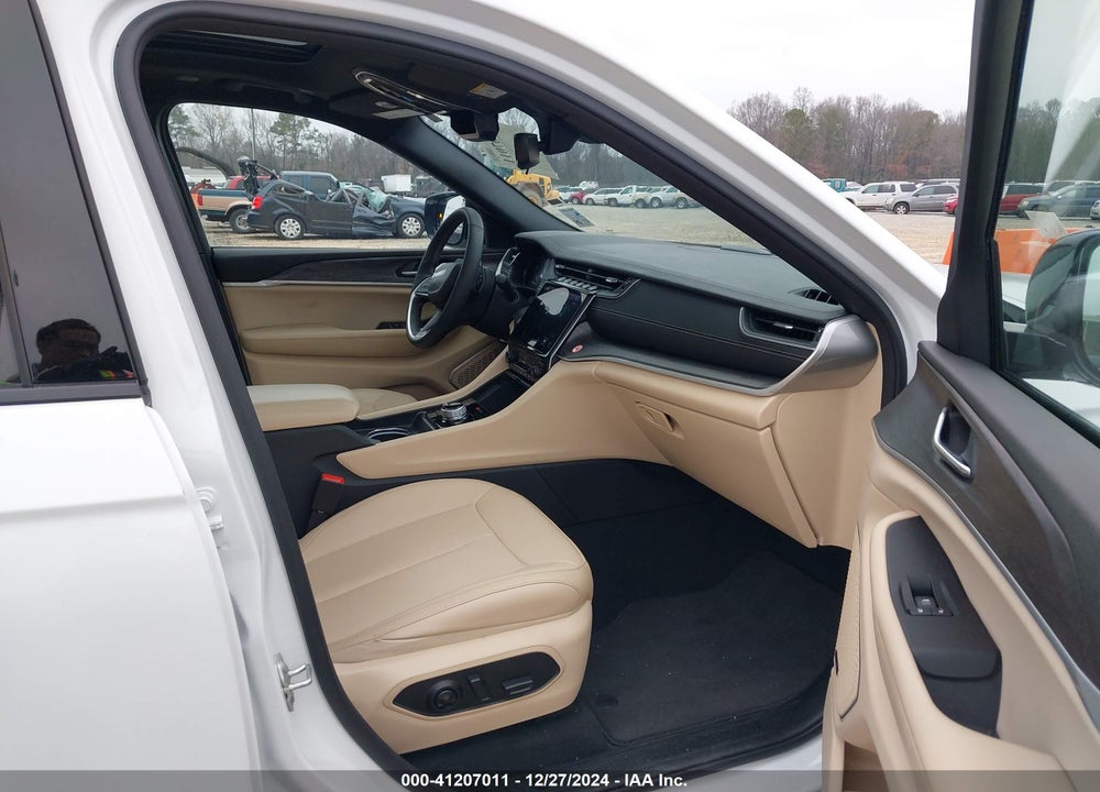 2024 JEEP GRAND CHEROKEE 4XE VIN: 1C4RJYB69R8520636