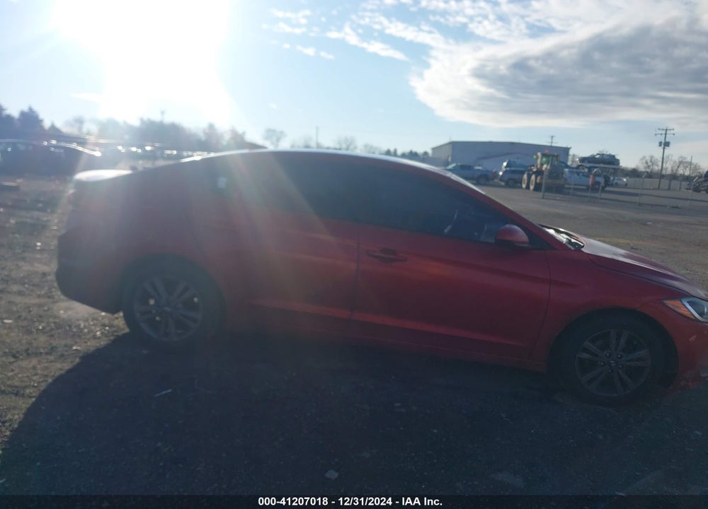 2017 HYUNDAI ELANTRA VIN: 5NPD84LF4HH117130