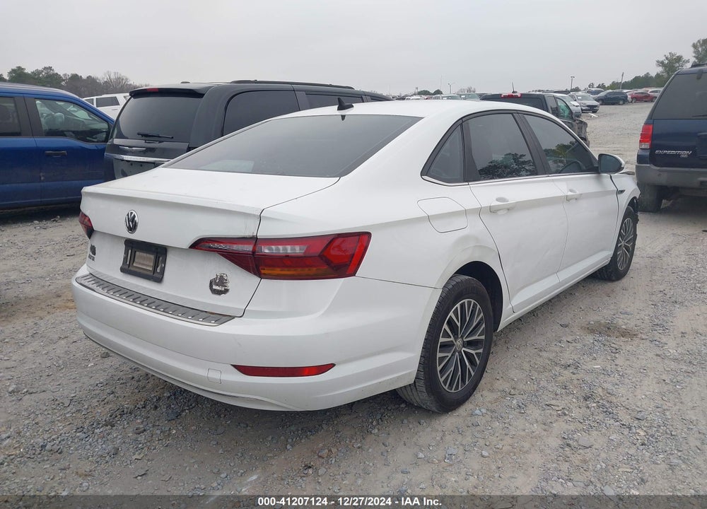 2019 VOLKSWAGEN JETTA 1.4T SEL VIN: 3VWEB7BU2KM199414