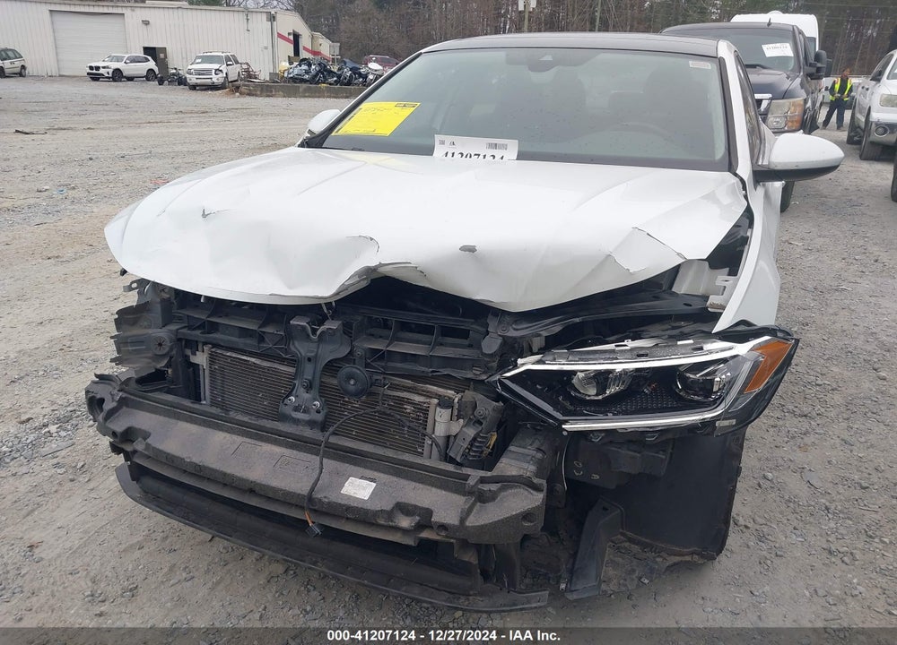 2019 VOLKSWAGEN JETTA 1.4T SEL VIN: 3VWEB7BU2KM199414
