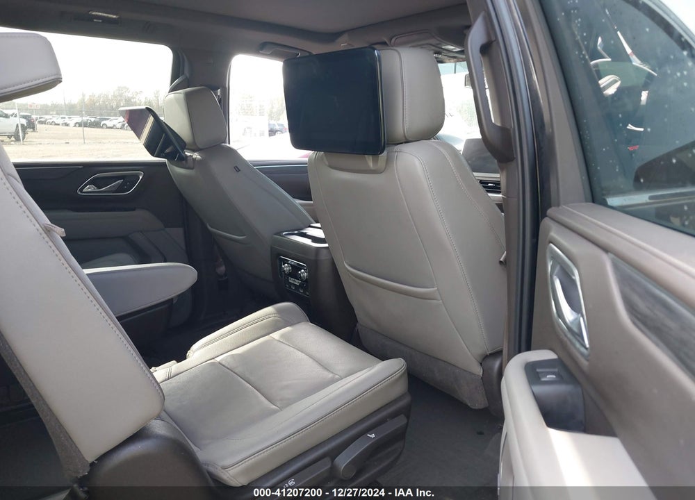 2021 GMC YUKON XL 2WD SLT VIN: 1GKS1GKDXMR323413