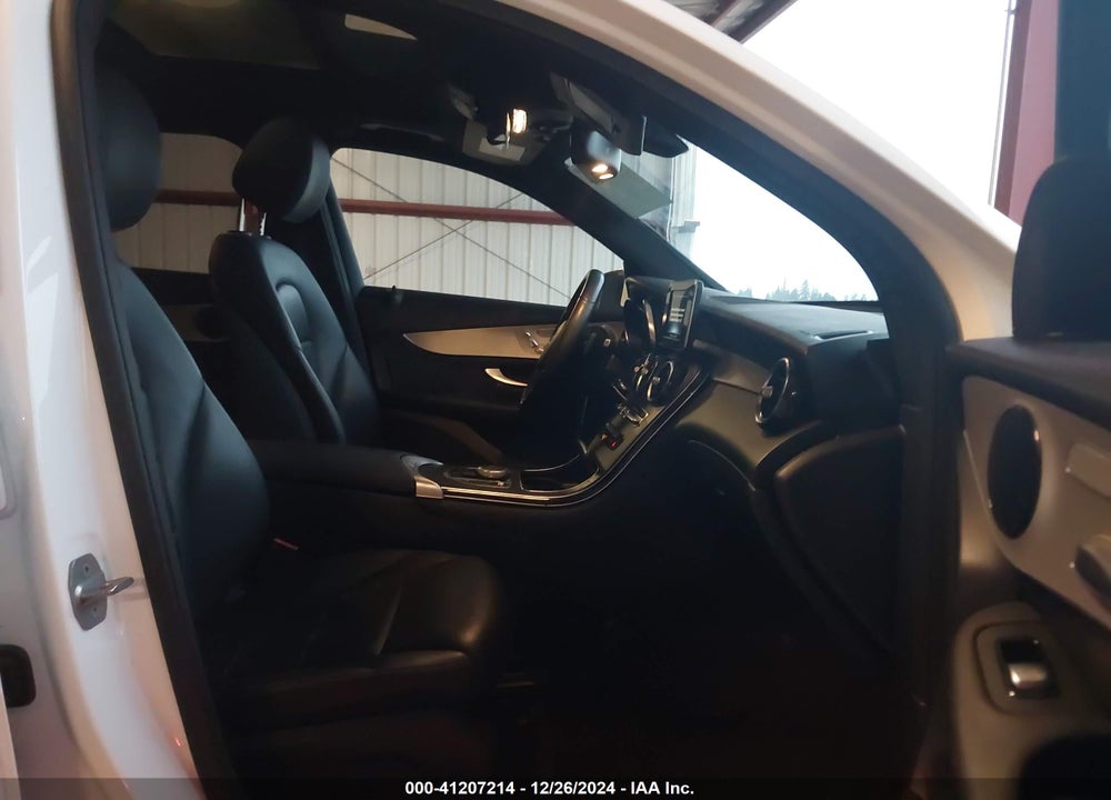 2019 MERCEDES-BENZ GLC 300 VIN: WDC0G4JB2KV157306