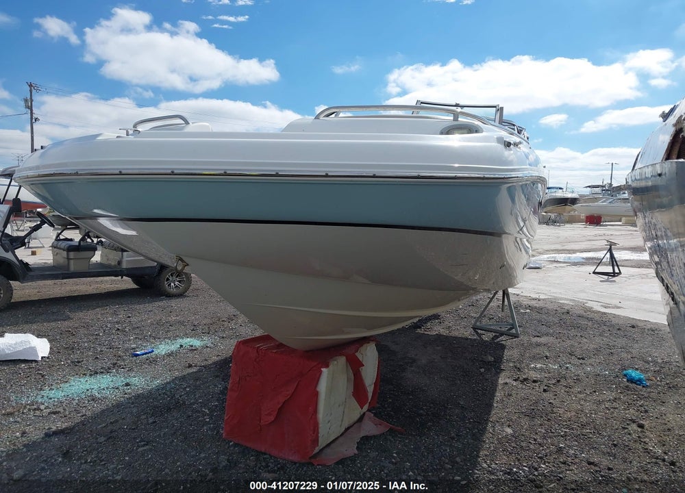 2017 HURRICANE BOAT VIN: GDY41252D717