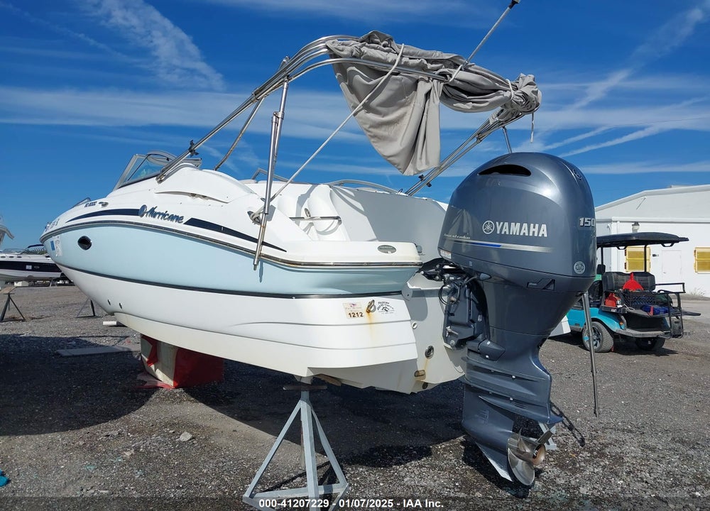 2017 HURRICANE BOAT VIN: GDY41252D717