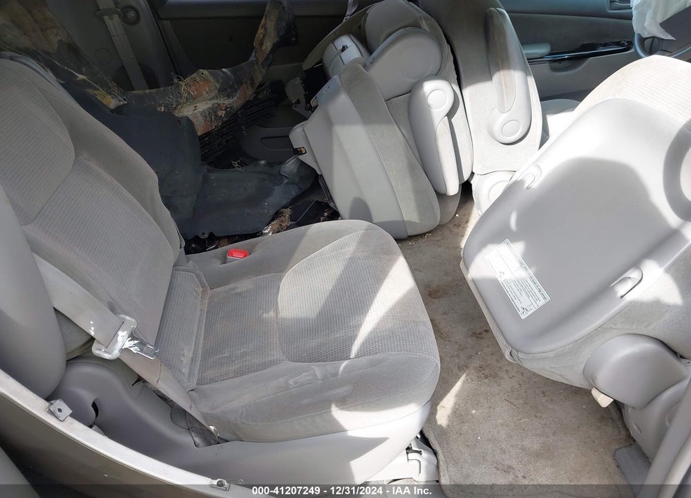 2004 TOYOTA SIENNA LE VIN: 5TDZA23C74S154116