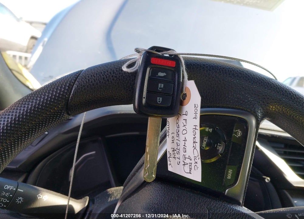 2019 HONDA CIVIC VIN: SHHFK7H3XKU415115
