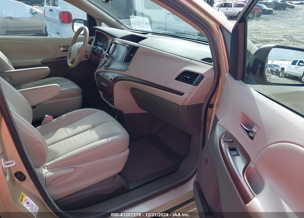 2011 TOYOTA SIENNA XLE LIMITED VIN: 5TDYK3DC2BS109028