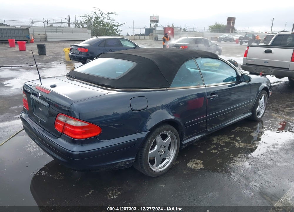 2000 MERCEDES-BENZ CLK 430 VIN: WDBLK70G6YT035213