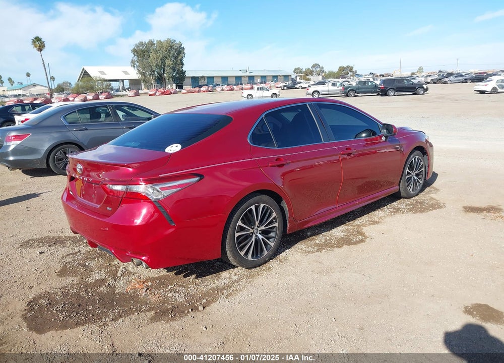 2018 TOYOTA CAMRY SE VIN: 4T1B11HK2JU517050