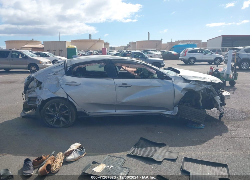 2018 HONDA CIVIC SPORT TOURING VIN: SHHFK7H95JU236452