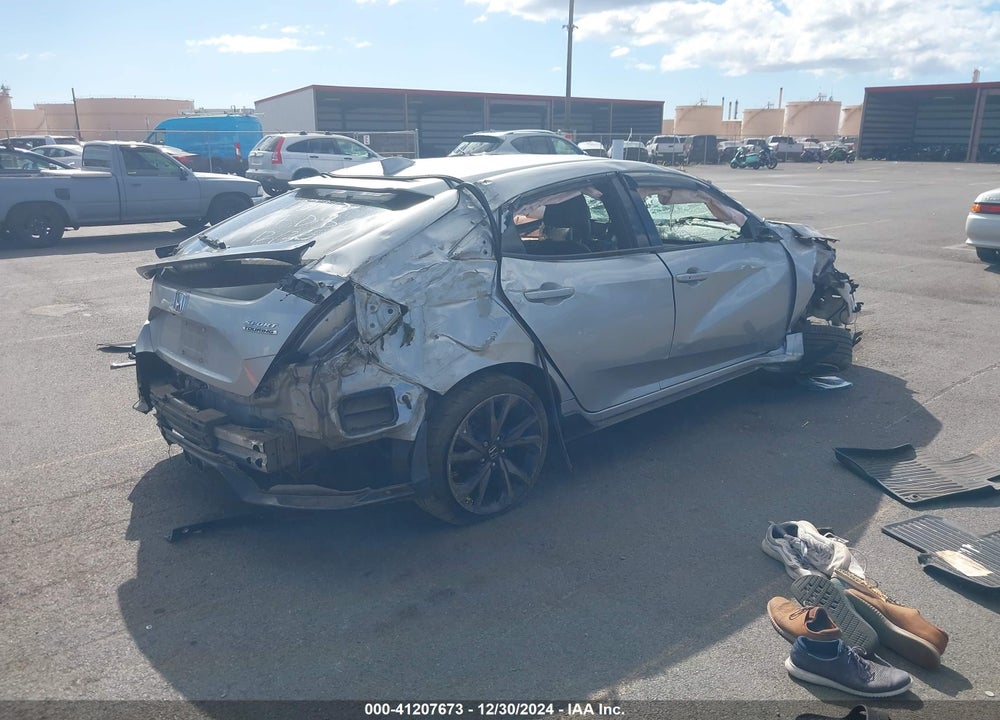 2018 HONDA CIVIC SPORT TOURING VIN: SHHFK7H95JU236452