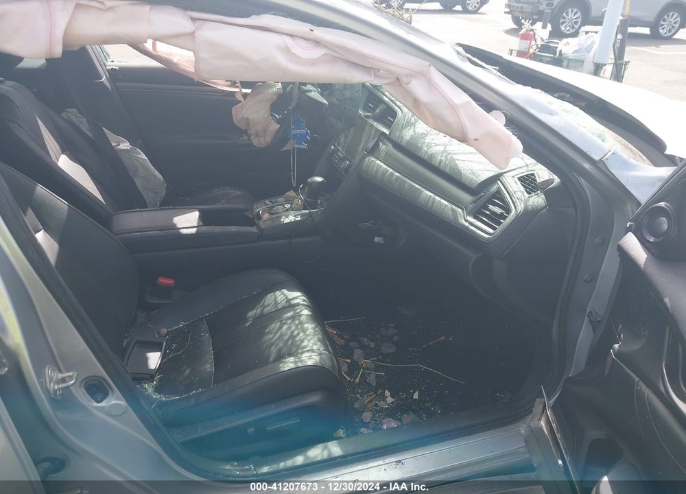 2018 HONDA CIVIC SPORT TOURING VIN: SHHFK7H95JU236452