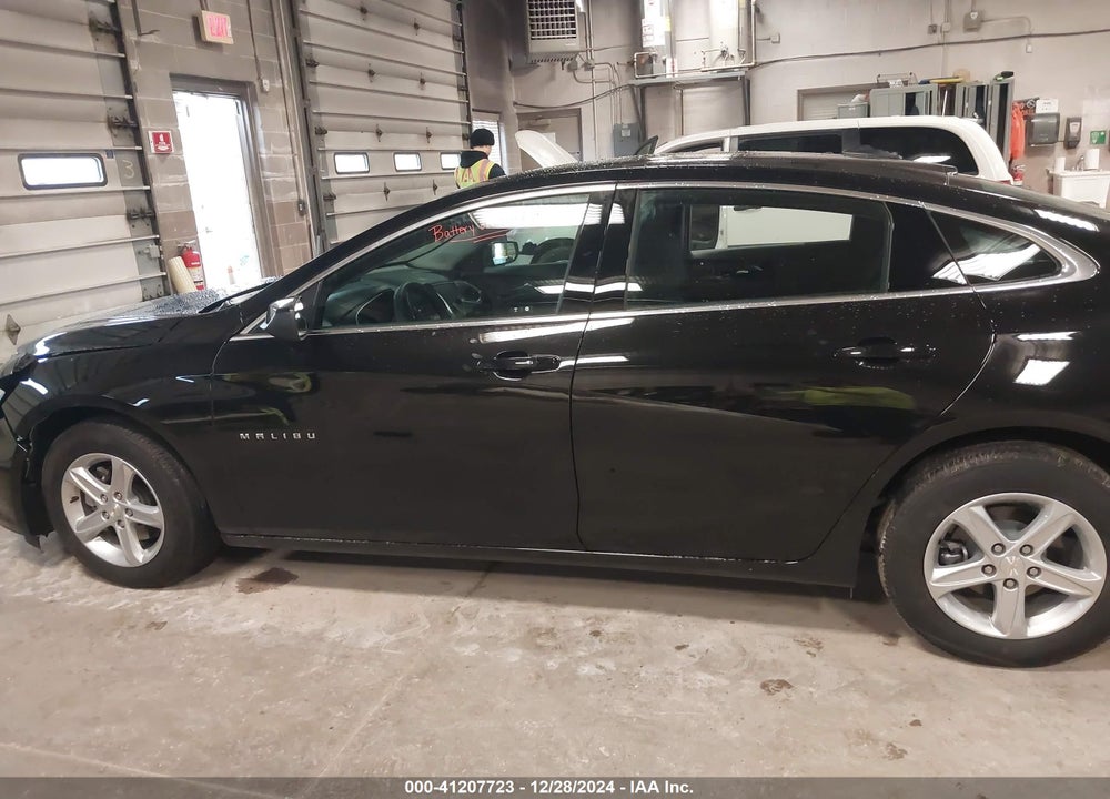 2025 CHEVROLET MALIBU VIN: 1G1ZB5ST5SF102845