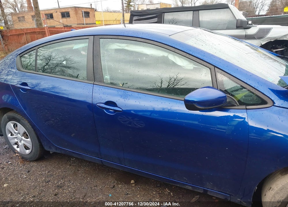 2017 KIA FORTE VIN: 3KPFK4A77HE135616
